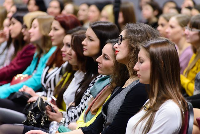 Маша Ефросинина и Катя Осадчая собрали более 130 тысяч гривен для детей-инвалидов